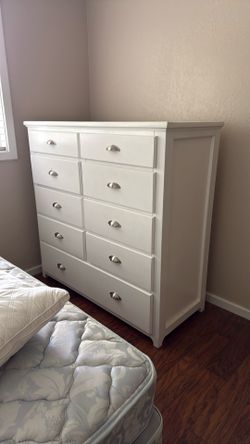 Solid wood White dresser
