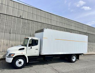 2005 Hino 268 -24' Box - Low Miles