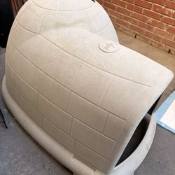 Pet mate Igloo Dog House 