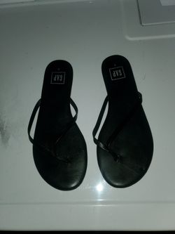 WOMEN'S GAP LEATHER BLACK FLATS SIZE 8
