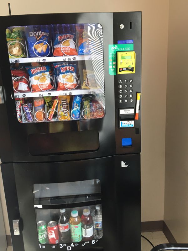 Snack Machine / Soda Machine Vending for Sale in