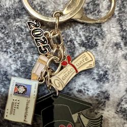 BLACK- 2025 GRADUATION KEYCHAIN W/ CUTE ACCESSORIES! 