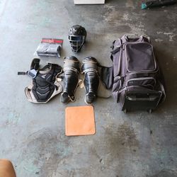 Catchers Gear - Intermediate Ages 12-15 Bag & Glove Included