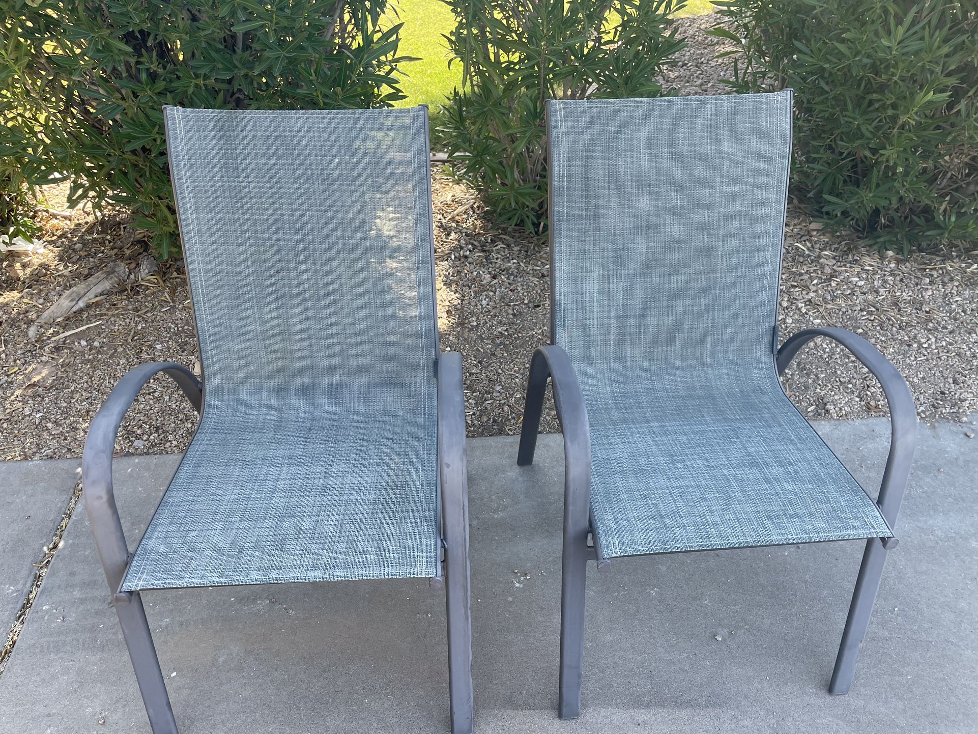 2 Outdoor Patio Chairs