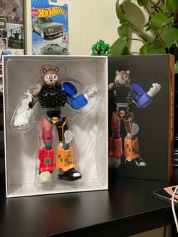 Canvas don yech Kanye designer toy