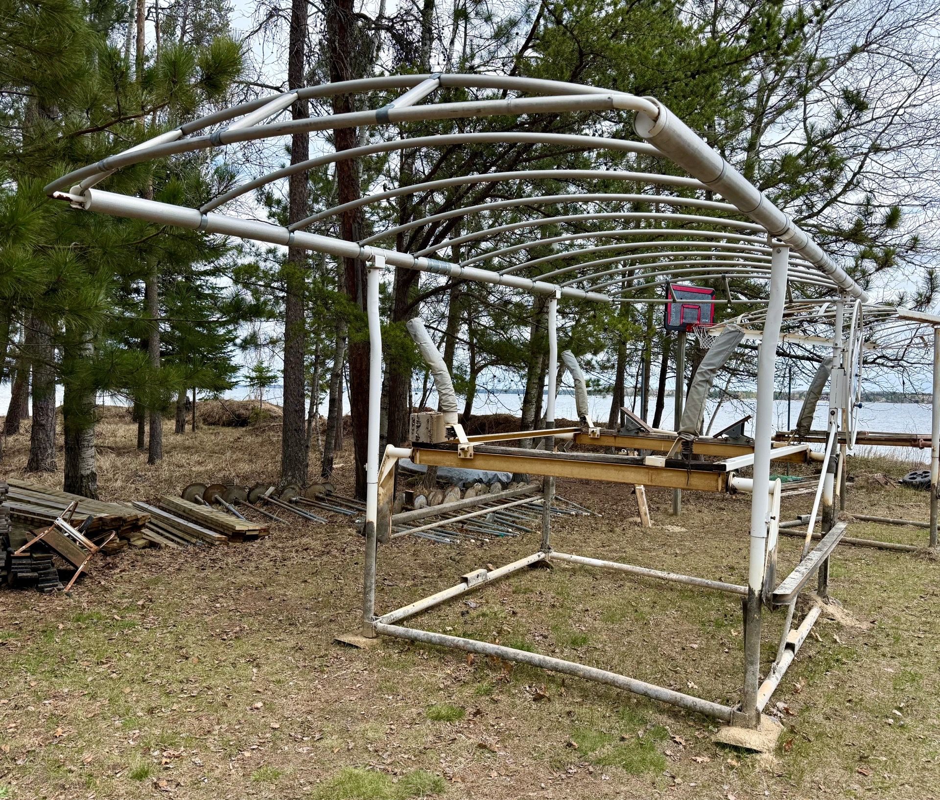 Shore Station Boat Lift and Canopy for 16-18’ boat