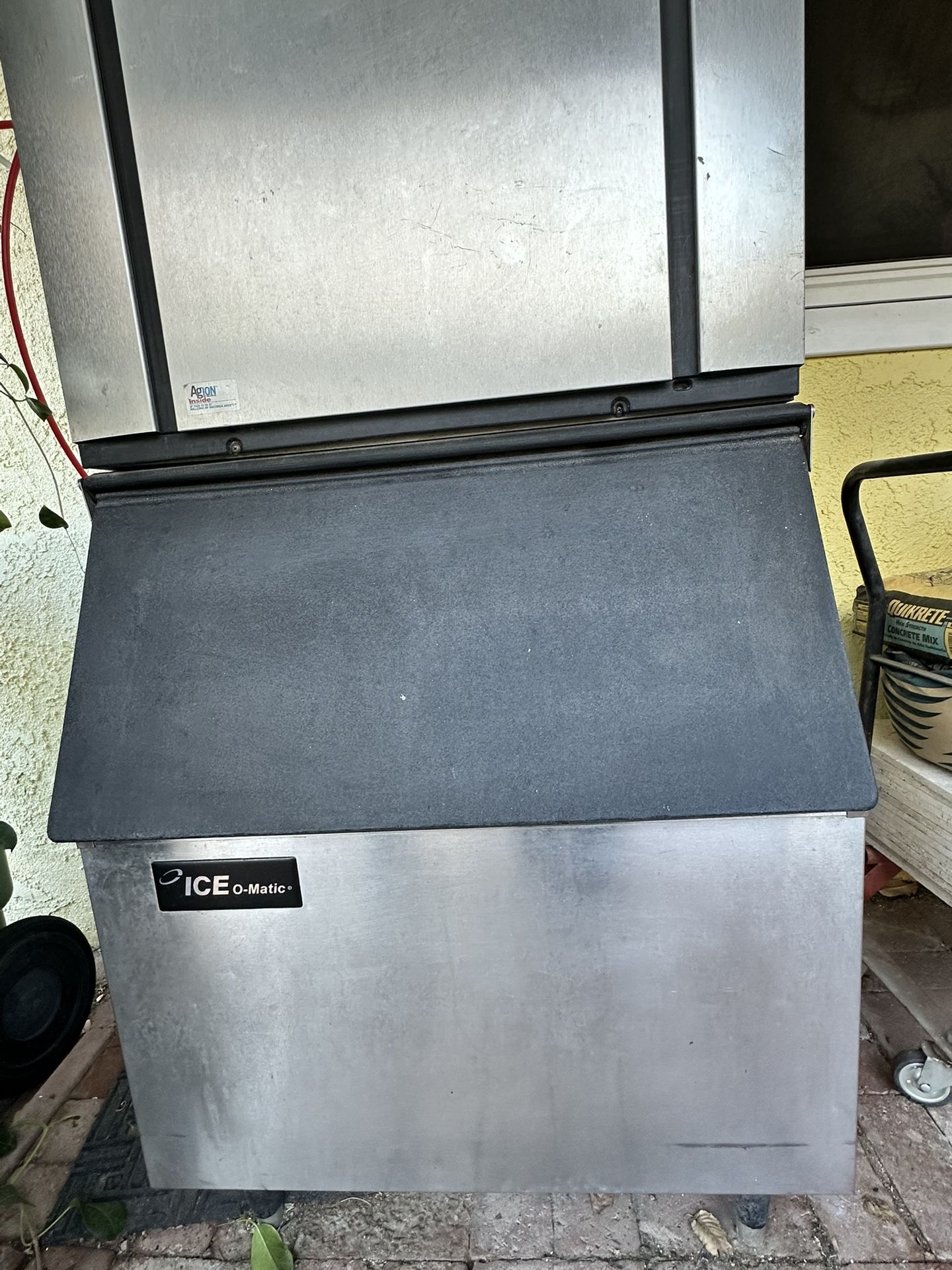 Commercial Ice Maker