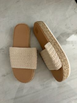 Cream & tan woven sandals