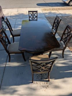 Dining Table w/ 6 chairs