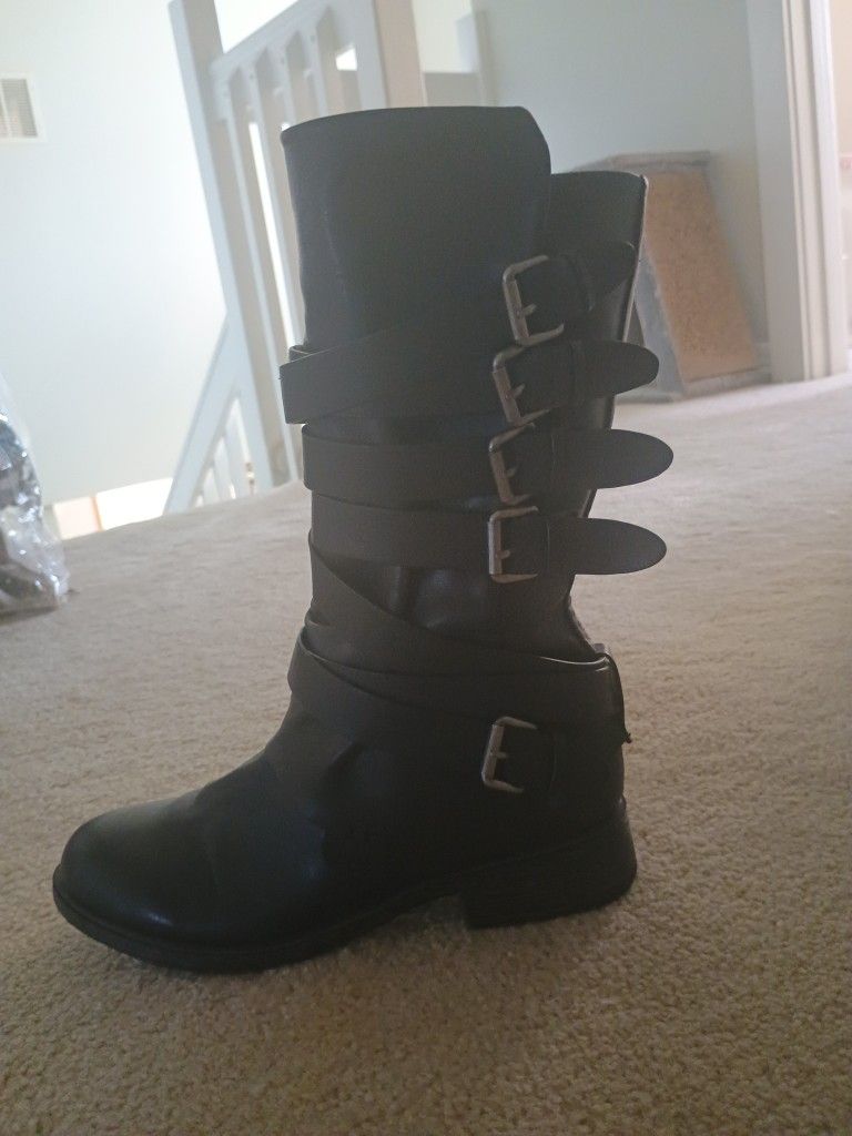 Women's Black Boots Size 8.5
