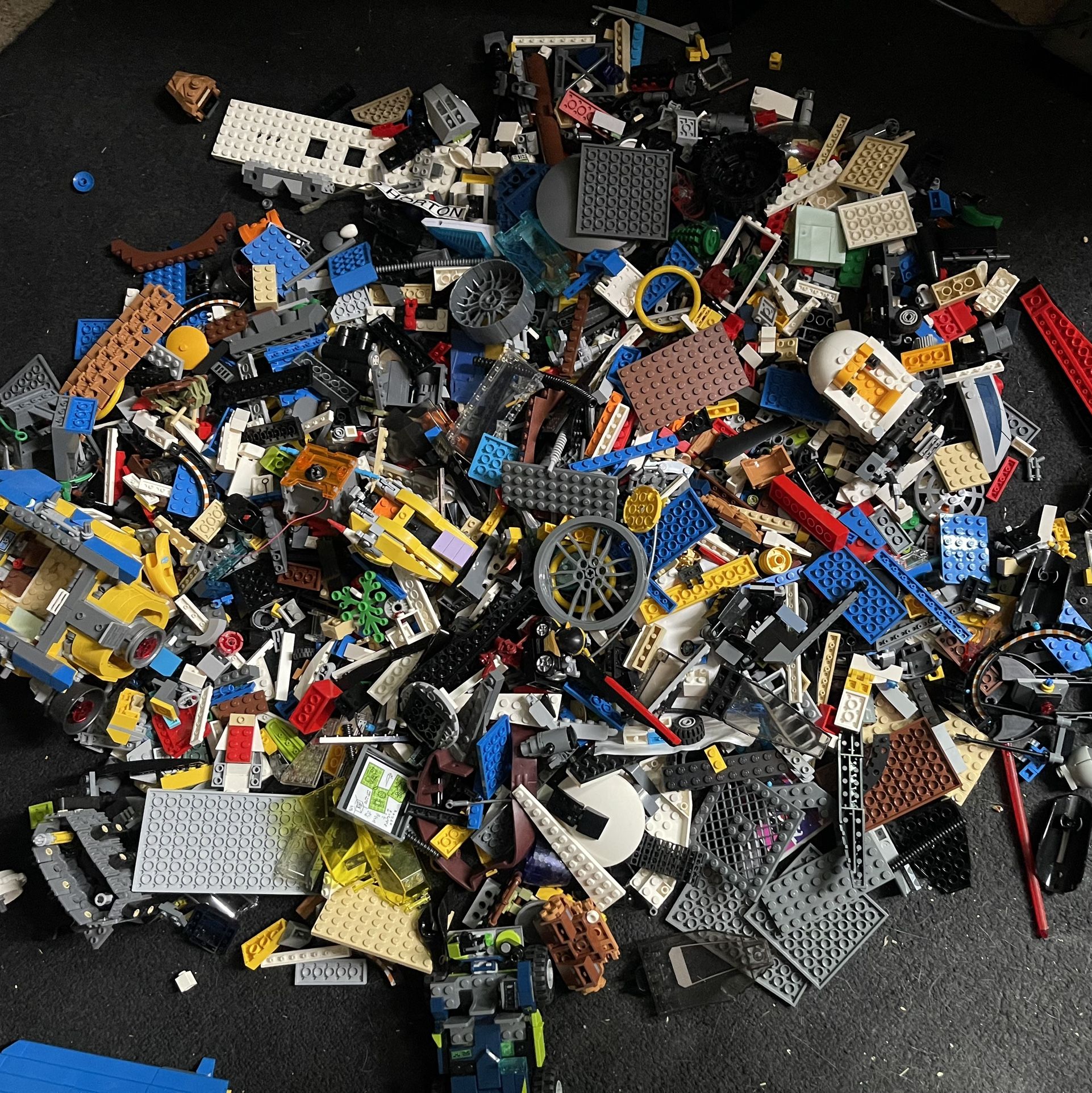 11 lbs Legos