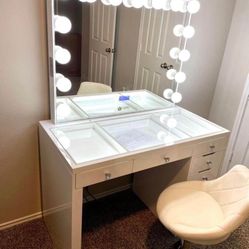 Lighted Sliding mirror Vanity Table Set Makeup Dressing Desk 4 Drawer w/Stool