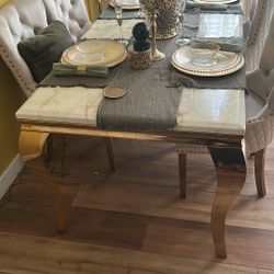 Dining Room Table 