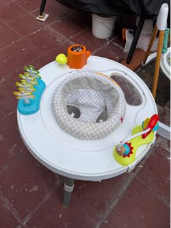 Skip Hop baby play activity center