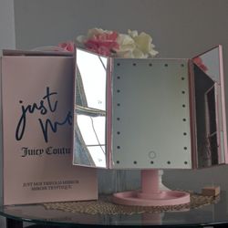 Juicy Couture Trifold lLed Light Up Vanity Mirror 