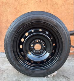 1 GOOD USED RIM & TIRE FOR SPARE HONDA CIVIC 16X6 1/2  5X4.5  205/55R16 MASTERCRAFT TIRE $50 PICKUP ONLY