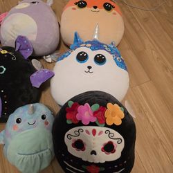 Squish Mellows And Other Stuffed Animals 