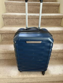 Samsonite Carry On Luggage 
