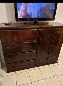 Nice wood Four drawers with Armoire furniture