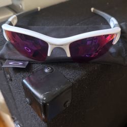 OAKLEY Sunglasses  