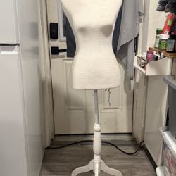 Mannequin White 