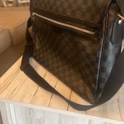 Louis Vuitton Men’s Messenger Bag