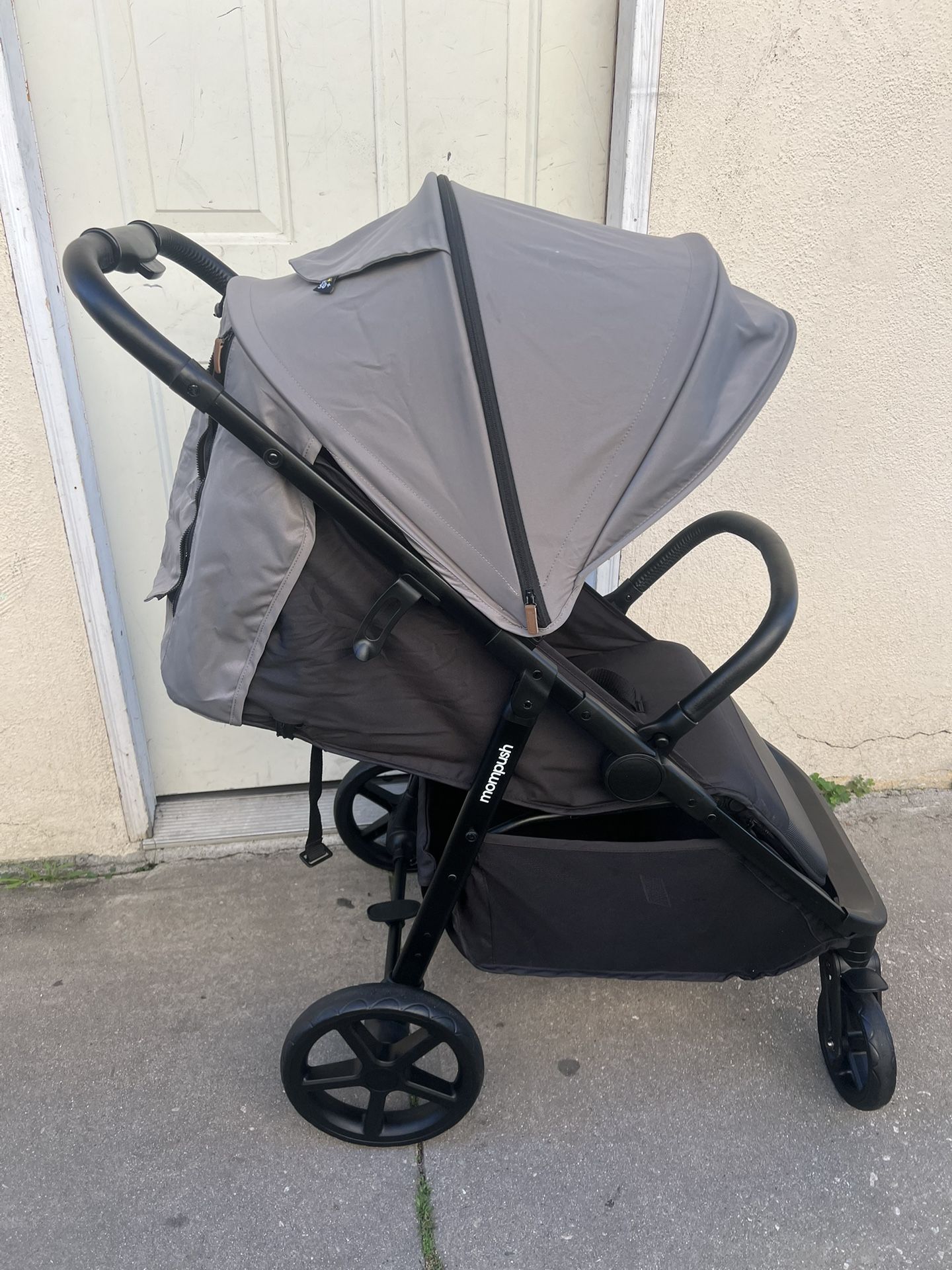 MOMPUSH BABY STROLLER