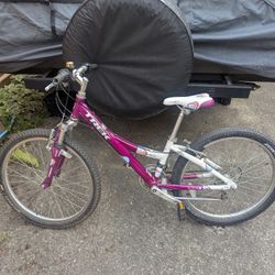 Trek MNT 220 Alpha Kids bike
