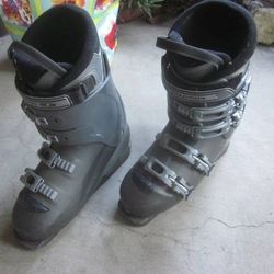 SALOMON snow ski boots MONDO size 27.5 Men's 9.5 or women's 10.5