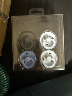 Bibs 4 Pack Pacifiers
