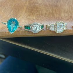 6 Classy Gold Colored Rings With Various Stones