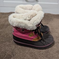 Girls London Fog Snowboots Size 12......$25 Cash Only