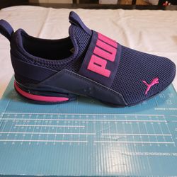 *NEW* PUMA Axelion Slip On Women Shoes Size 10 Wide "Puma Navy-Orchid Shadow"