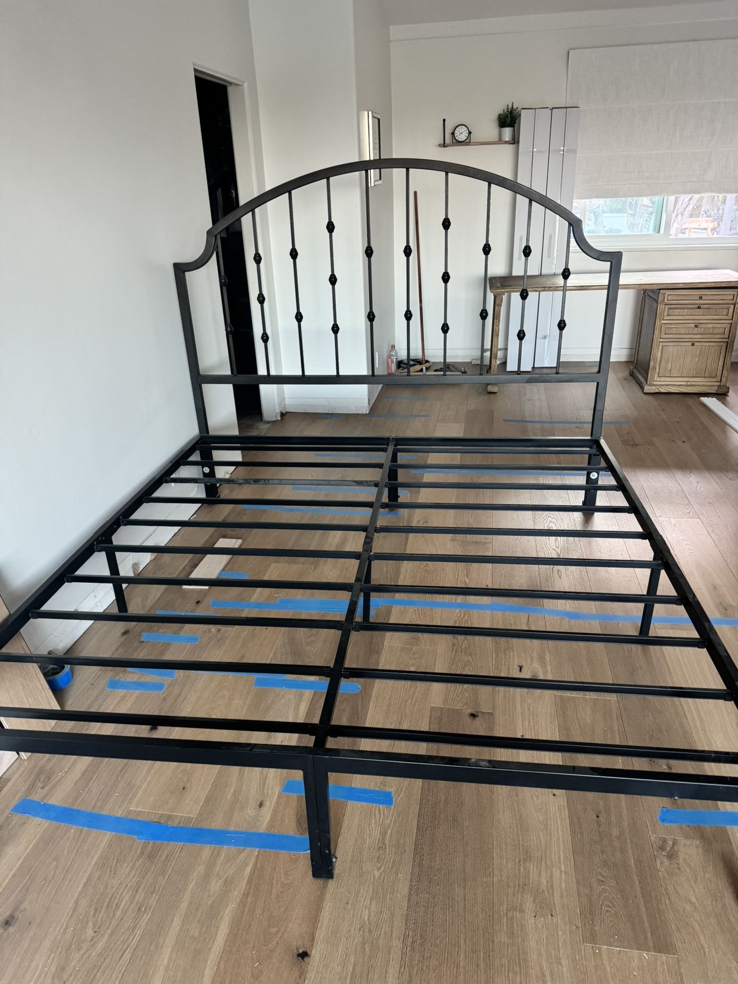 King Metal Frame Bed