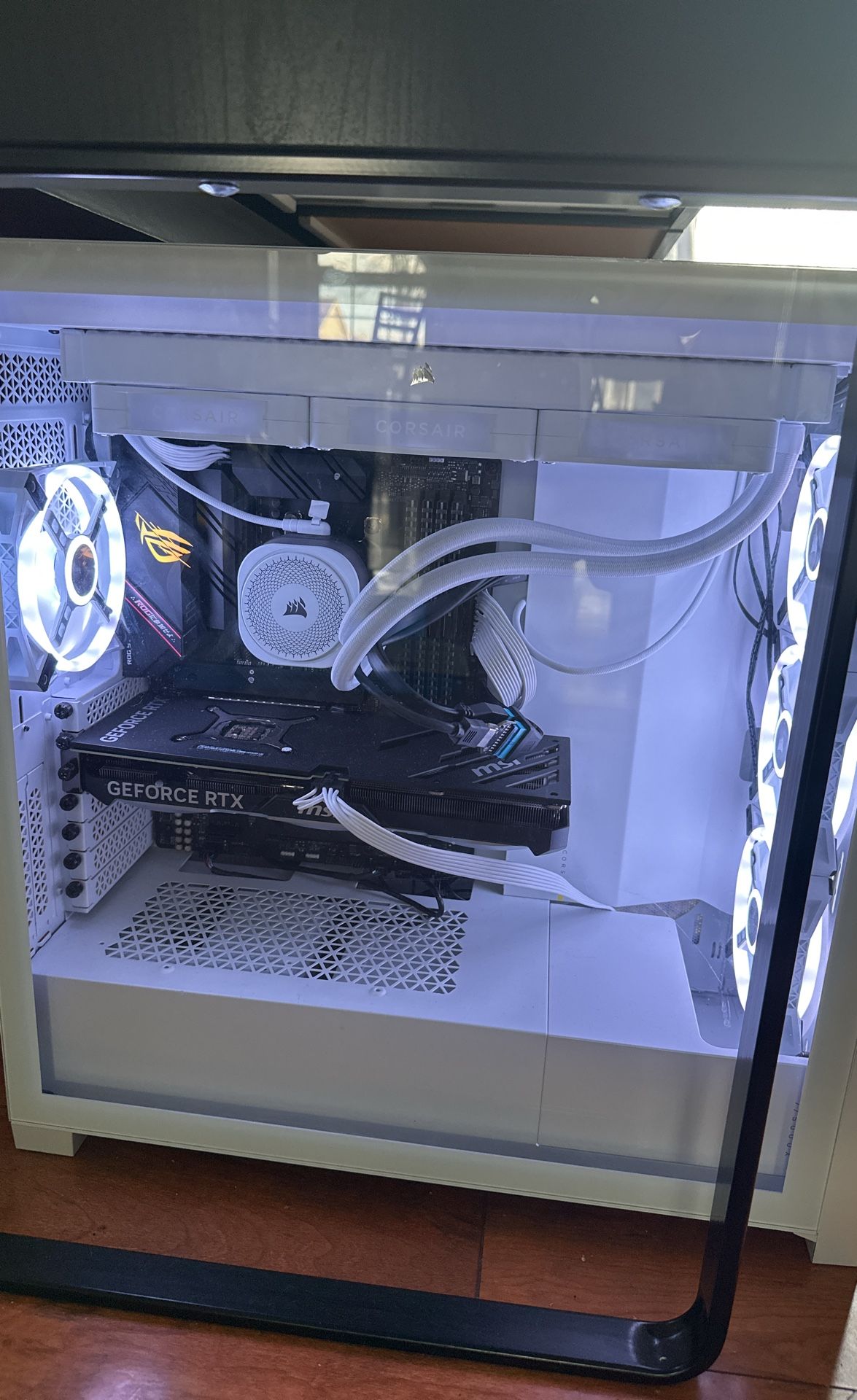 Custom iCUE LINK Corsair Gaming PC - 50 Series Ready