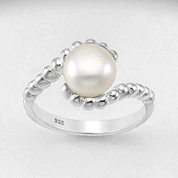 925 Sterling Silver Ring Decorated With Large Fresh Water Pearl NEW Size 9