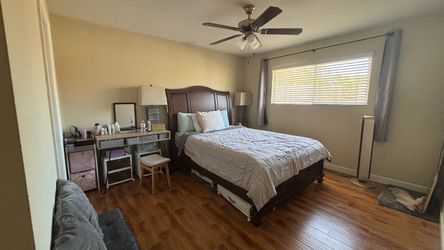 Aspen home Oxford Sleigh bed