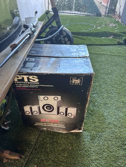 (SEND OFFERS NOT FREE)Studio Speakers New It Plastic