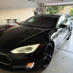 Tesla Model S P85