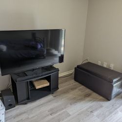 55 QLED 4k ROKU TV, SOUND BAR, TV STAND, AND COFFE table