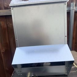 Galvanized Poultry Feeder, 30LBS Chicken Feeders No Waste, Rat Proof Hanging Chicken Feeder with Lid, Weatherproof Outdoor Coop Food Dispenser Silver