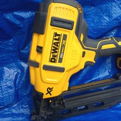 Never Used DeWalt 16 G Angle Finish Nailer 