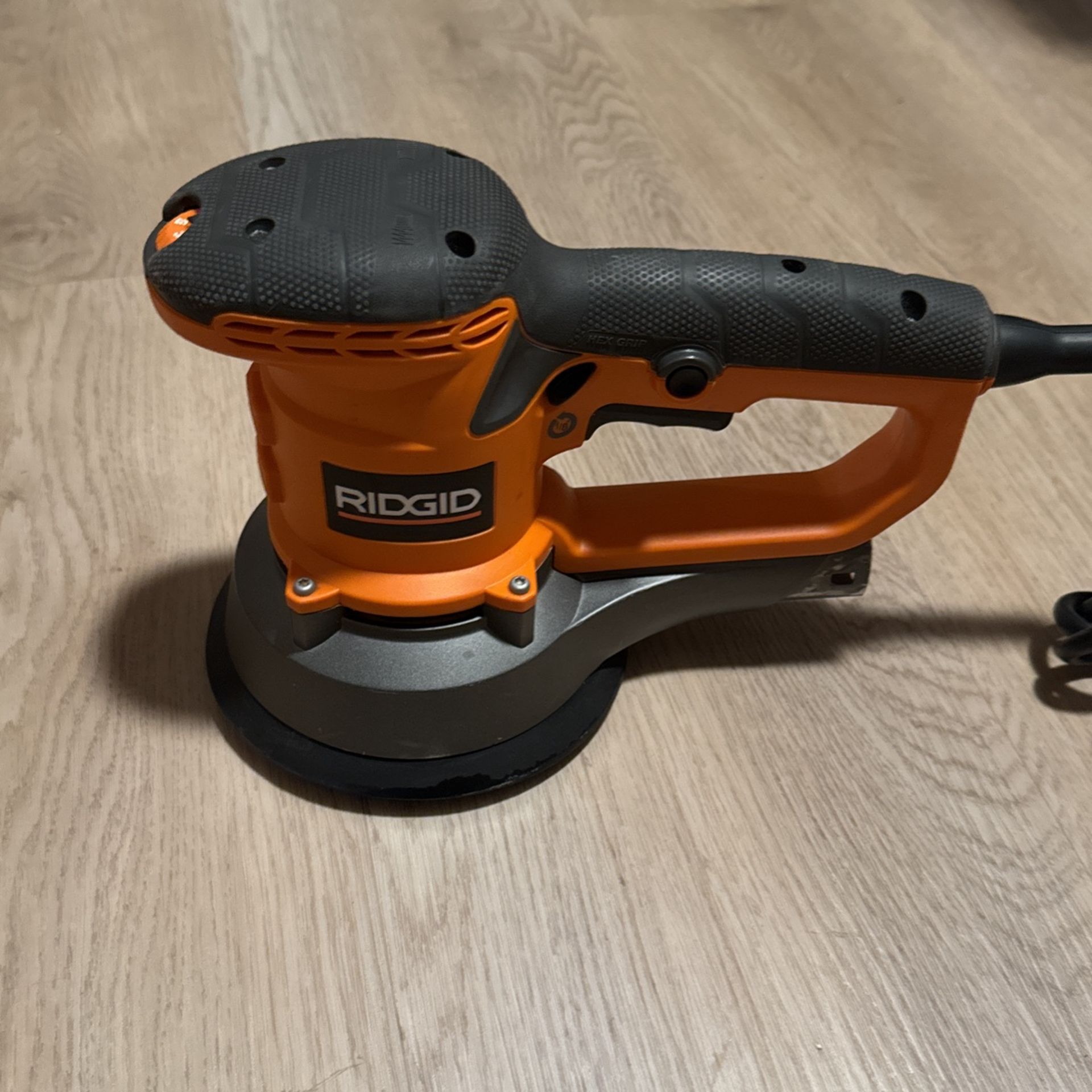 Ridgid R2611 Sander, 6-Inch VS Random Orbit Sander