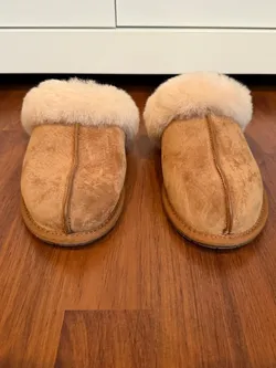 UGG Scuffette II Slipper (Chestnut) size 6