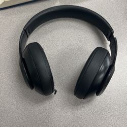 Beats Studio 3(noise Cancellation)