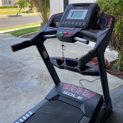 Sole F63 Treadmill 