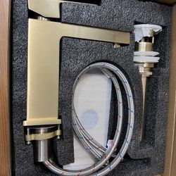 Brushed Gold Bathroom Faucet Single Hole, Lava Odoro Modern Brushed Brass Bathroom Sink Faucet Single Handle Vanity Faucet with Drain Assembly