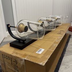 5 Light Bathroom Vanity / Wall Light - Black & Gold