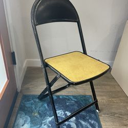 ENDEARING vintage folding chairs - 4 chair set - small storage footprint - delivery available