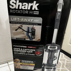 Brand New Shark Rotator - Pet pro Vacuum 
